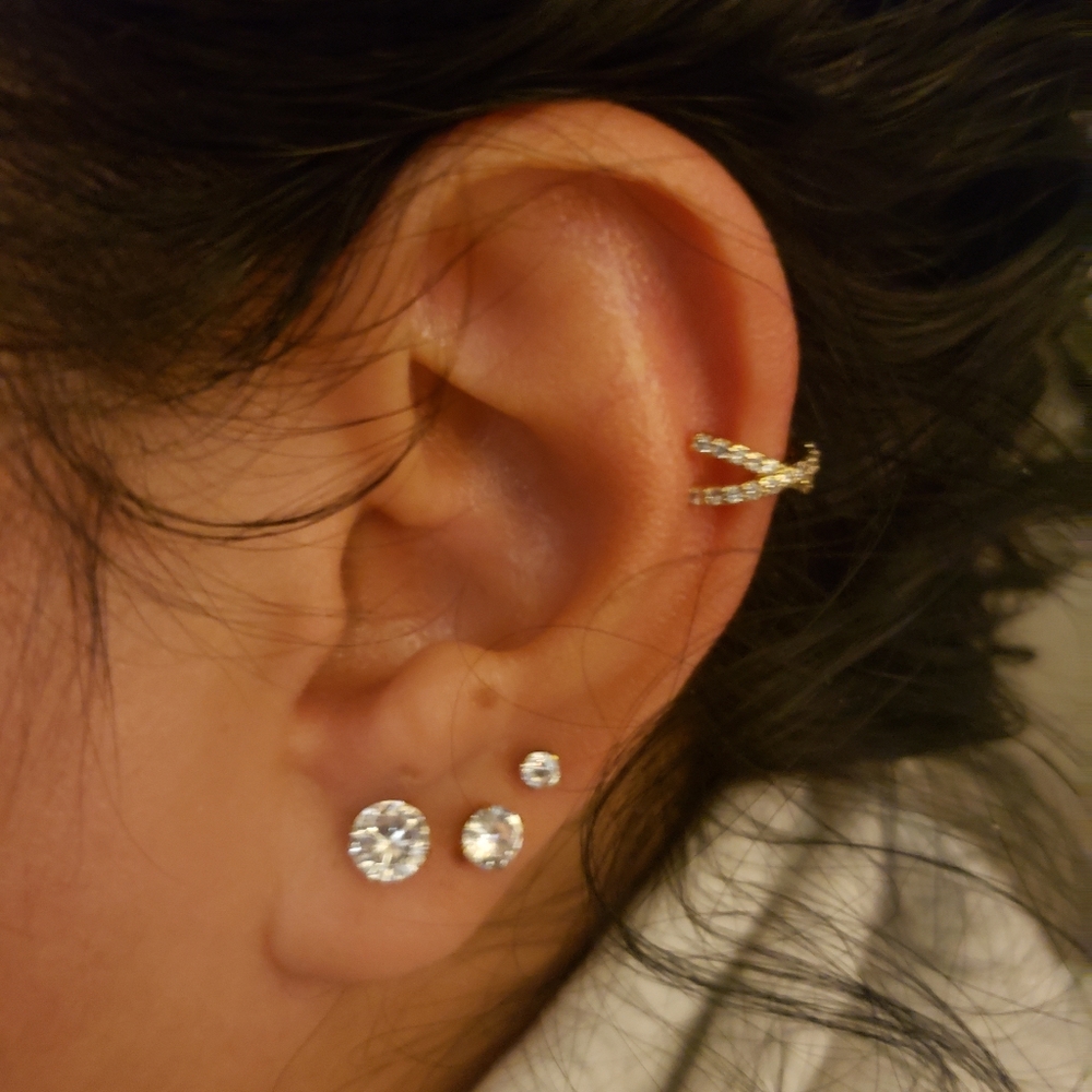 Ear cuff